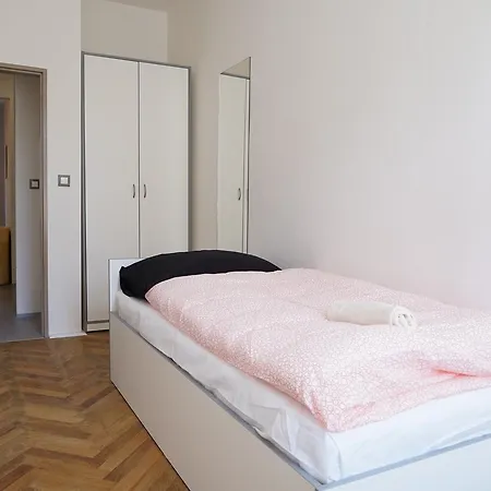 Kubist Style Private Hostel